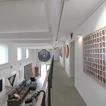 Vakantiehuis Bura Art Momjan
